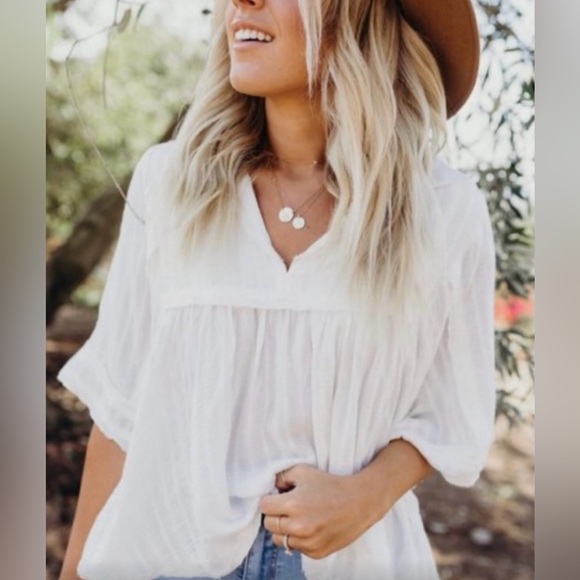Carly Jean Los Angeles Tops - Carly Jean Los Angeles Blouse
